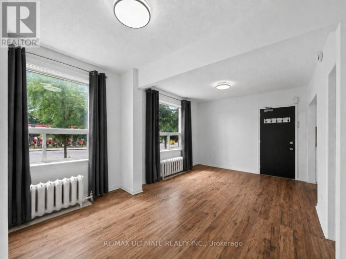3 - 2360 QUEEN STREET E, Toronto (The Beaches), Ontario, M4E1H3