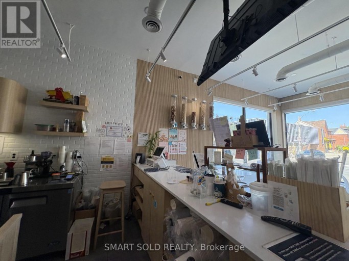 637 BLOOR STREET W, Toronto (Palmerston-Little Italy), Ontario, M6G1K8