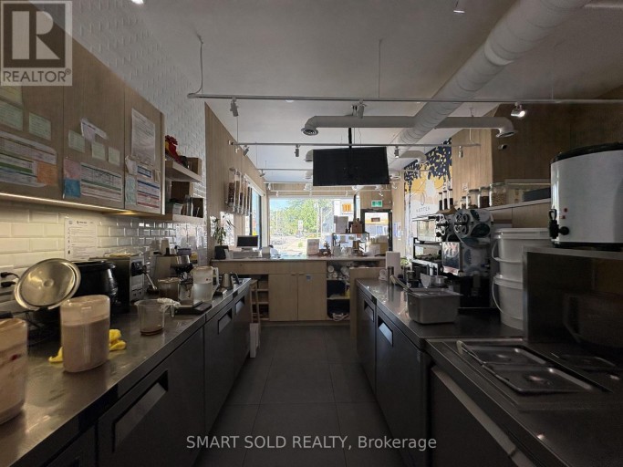637 BLOOR STREET W, Toronto (Palmerston-Little Italy), Ontario, M6G1K8