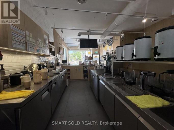 637 BLOOR STREET W, Toronto (Palmerston-Little Italy), Ontario, M6G1K8