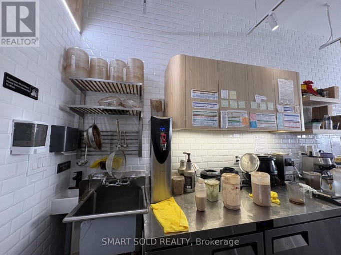 637 BLOOR STREET W, Toronto (Palmerston-Little Italy), Ontario, M6G1K8