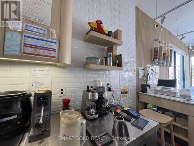 637 BLOOR STREET W, Toronto (Palmerston-Little Italy), Ontario, M6G1K8