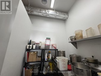 637 BLOOR STREET W Toronto (Palmerston-Little Italy) Ontario photo 17