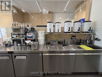 637 BLOOR STREET W Toronto (Palmerston-Little Italy) Ontario photo 18