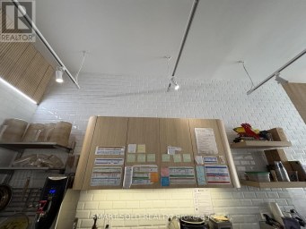 637 BLOOR STREET W Toronto (Palmerston-Little Italy) Ontario photo 19