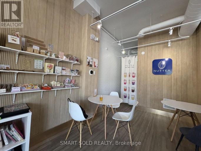 637 BLOOR STREET W, Toronto (Palmerston-Little Italy), Ontario, M6G1K8