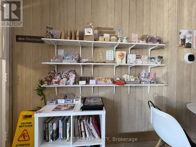 637 BLOOR STREET W, Toronto (Palmerston-Little Italy), Ontario, M6G1K8
