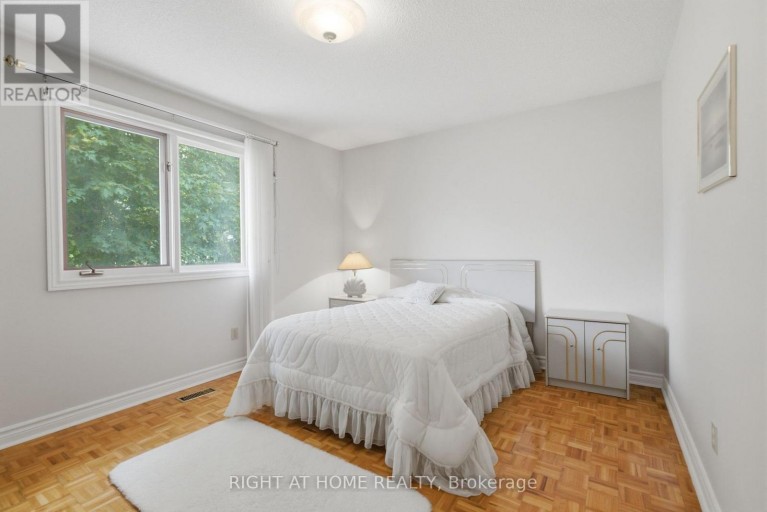 39 DANTE COURT, Vaughan (East Woodbridge), Ontario, L4L7V5