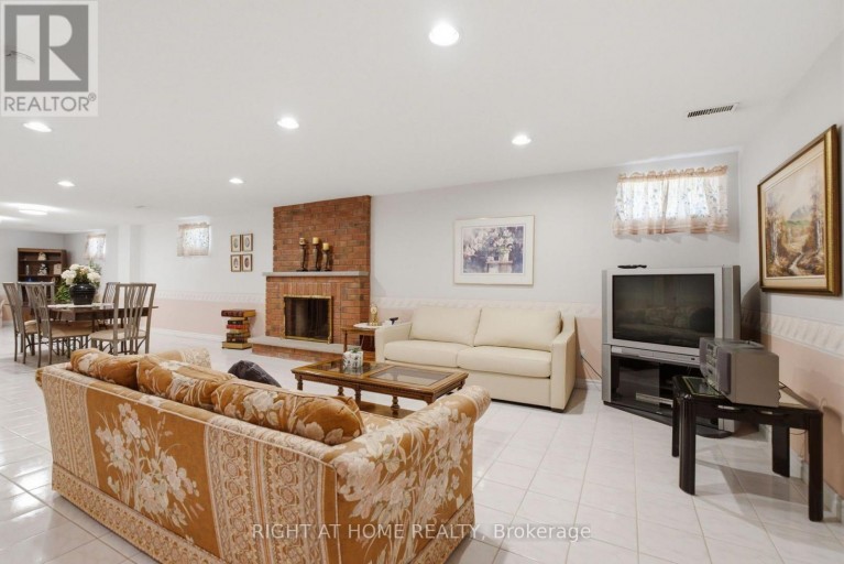 39 DANTE COURT, Vaughan (East Woodbridge), Ontario, L4L7V5