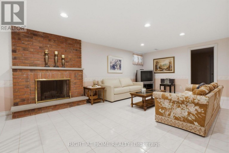 39 DANTE COURT, Vaughan (East Woodbridge), Ontario, L4L7V5