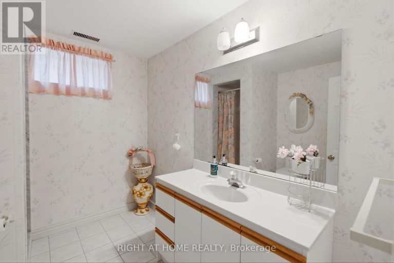 39 DANTE COURT, Vaughan (East Woodbridge), Ontario, L4L7V5