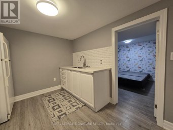 LOWER - 141 PHILLIP AVENUE Toronto (Birchcliffe-Cliffside) Ontario photo 11