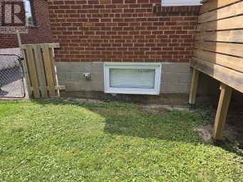 LOWER - 141 PHILLIP AVENUE Toronto (Birchcliffe-Cliffside) Ontario photo 14