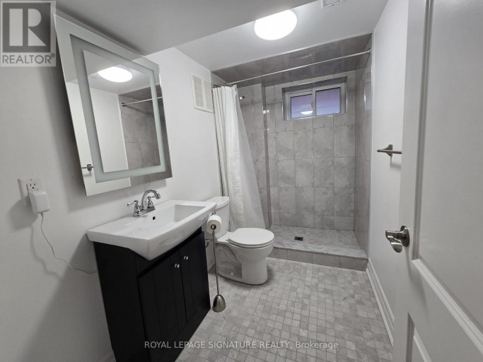 LOWER - 141 PHILLIP AVENUE, Toronto (Birchcliffe-Cliffside), Ontario, M1N3R6