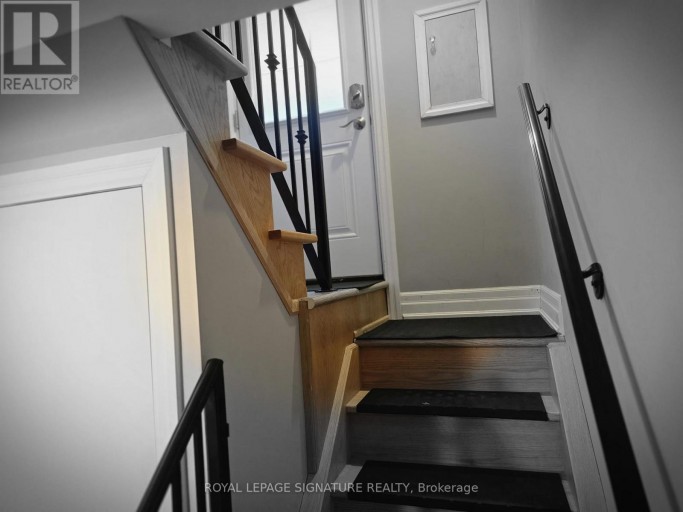 LOWER - 141 PHILLIP AVENUE, Toronto (Birchcliffe-Cliffside), Ontario, M1N3R6