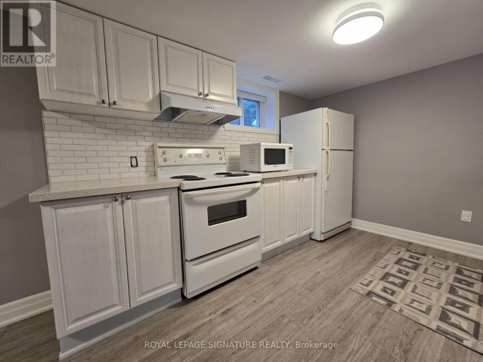 LOWER - 141 PHILLIP AVENUE, Toronto (Birchcliffe-Cliffside), Ontario, M1N3R6