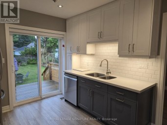 UPPER - 141 PHILLIP AVENUE Toronto (Birchcliffe-Cliffside) Ontario photo 10