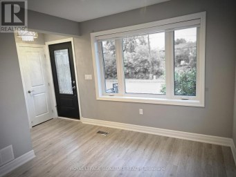 UPPER - 141 PHILLIP AVENUE Toronto (Birchcliffe-Cliffside) Ontario photo 3