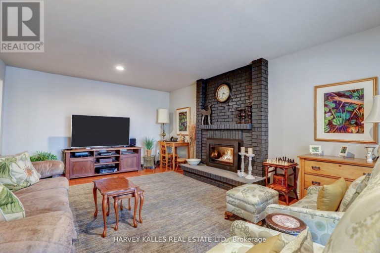 TH16 - 18 LA ROSE AVENUE, Toronto (Humber Heights), Ontario, M9P1A5