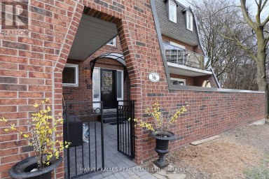 TH16 - 18 LA ROSE AVENUE Toronto (Humber Heights) Ontario photo 2