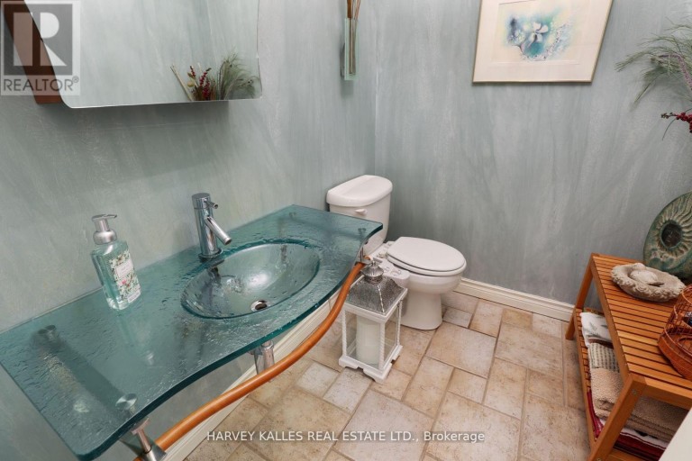 TH16 - 18 LA ROSE AVENUE, Toronto (Humber Heights), Ontario, M9P1A5