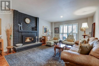 TH16 - 18 LA ROSE AVENUE Toronto (Humber Heights) Ontario photo 9