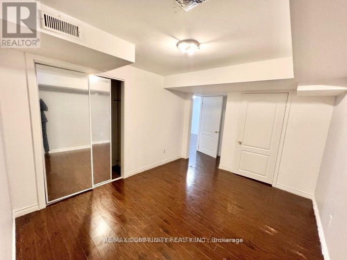 BSMT - 21 MIDVALE ROAD, Brampton (Fletcher's Meadow), Ontario, L7A2M9
