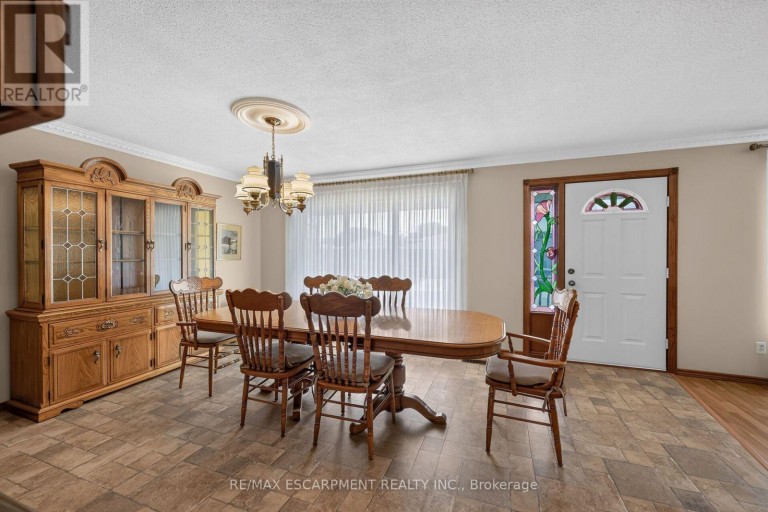 39 ALGONQUIN COURT, Hamilton (King's Forest Upper), Ontario, L8T4T2