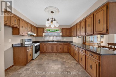39 ALGONQUIN COURT Hamilton (King's Forest Upper) Ontario photo 13