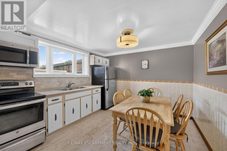 39 ALGONQUIN COURT, Hamilton (King's Forest Upper), Ontario, L8T4T2