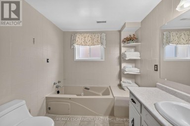 39 ALGONQUIN COURT Hamilton (King's Forest Upper) Ontario photo 36