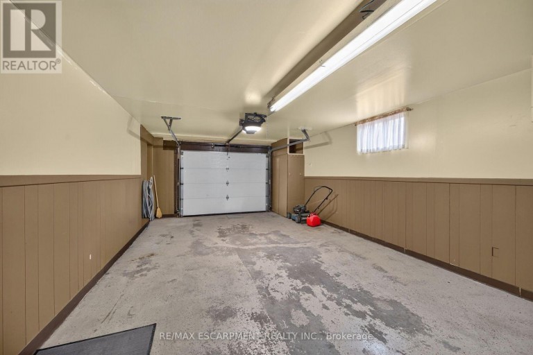 39 ALGONQUIN COURT, Hamilton (King's Forest Upper), Ontario, L8T4T2