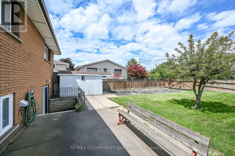 39 ALGONQUIN COURT, Hamilton (King's Forest Upper), Ontario, L8T4T2