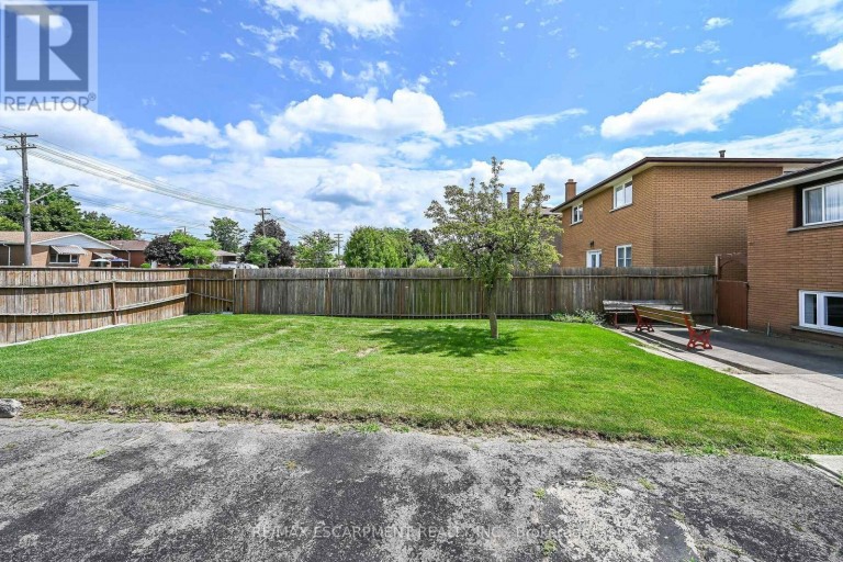 39 ALGONQUIN COURT, Hamilton (King's Forest Upper), Ontario, L8T4T2