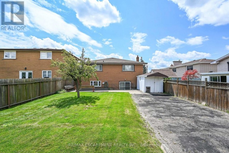 39 ALGONQUIN COURT, Hamilton (King's Forest Upper), Ontario, L8T4T2