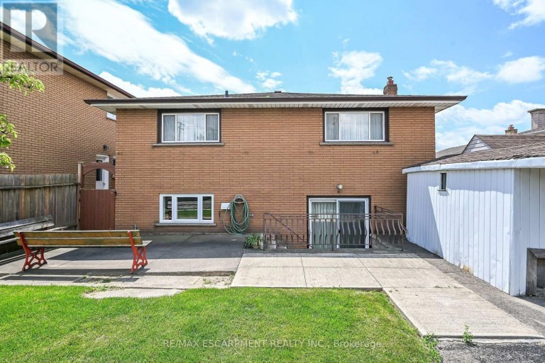 39 ALGONQUIN COURT, Hamilton (King's Forest Upper), Ontario, L8T4T2