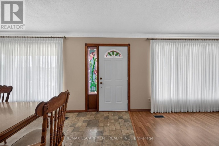 39 ALGONQUIN COURT, Hamilton (King's Forest Upper), Ontario, L8T4T2