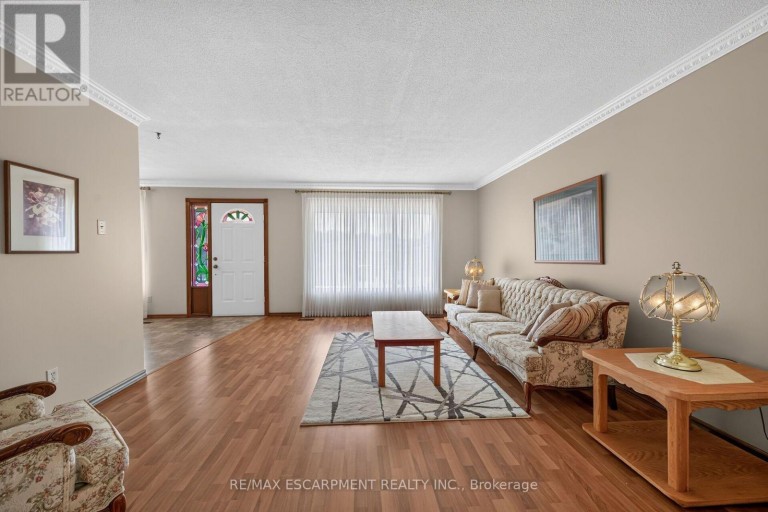 39 ALGONQUIN COURT, Hamilton (King's Forest Upper), Ontario, L8T4T2