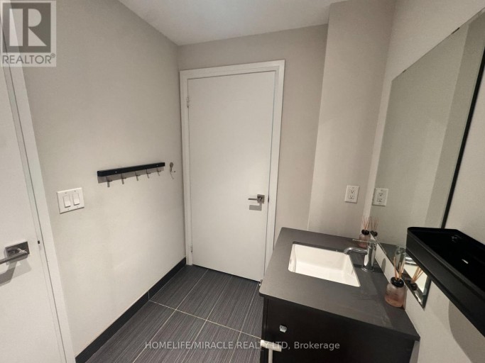 103 - 555 WILSON AVENUE, Toronto (Clanton Park), Ontario, M3H5Y6