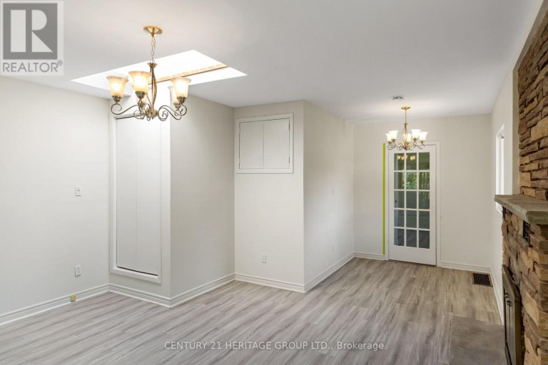 MAIN - 95 LUCAS STREET, Richmond Hill (Mill Pond), Ontario, L4C4P4