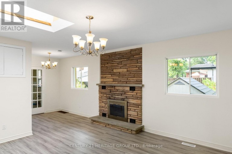 MAIN - 95 LUCAS STREET, Richmond Hill (Mill Pond), Ontario, L4C4P4