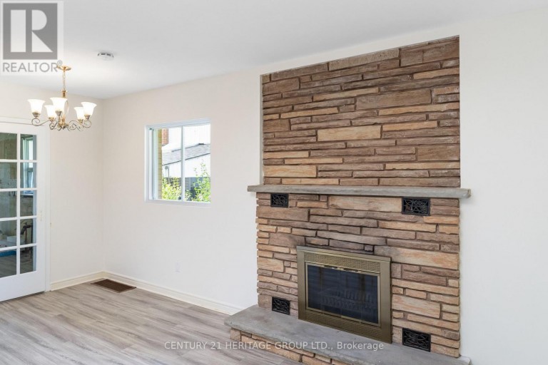 MAIN - 95 LUCAS STREET, Richmond Hill (Mill Pond), Ontario, L4C4P4