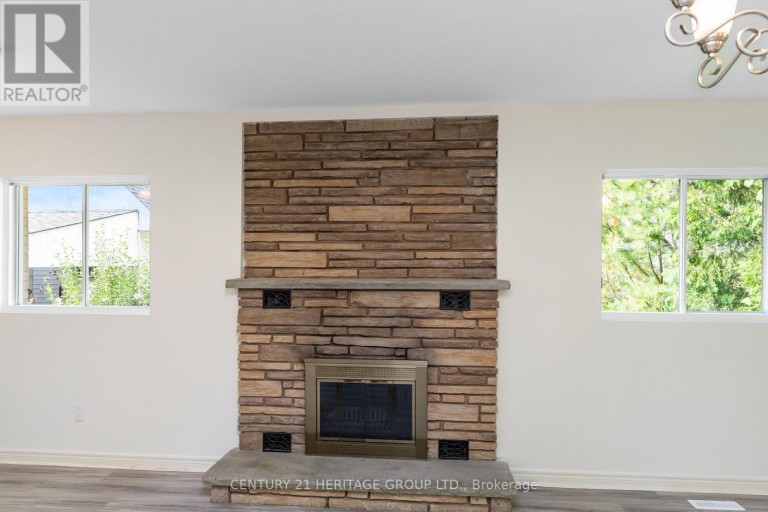 MAIN - 95 LUCAS STREET, Richmond Hill (Mill Pond), Ontario, L4C4P4