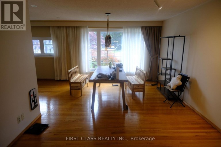 64 GROVE PARK CRESCENT, Toronto (Don Valley Village), Ontario, M2J2C8