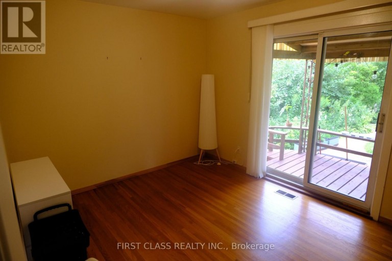 64 GROVE PARK CRESCENT, Toronto (Don Valley Village), Ontario, M2J2C8
