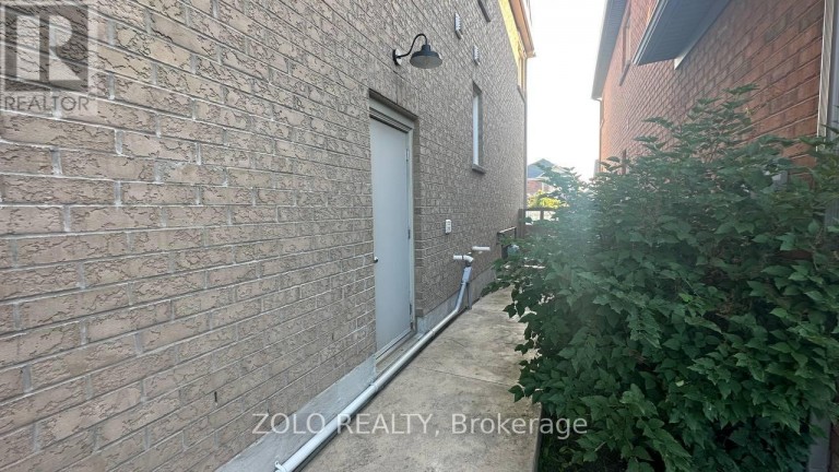 68 MILLIGAN STREET E, Bradford West Gwillimbury (Bradford), Ontario, L3Z0A5