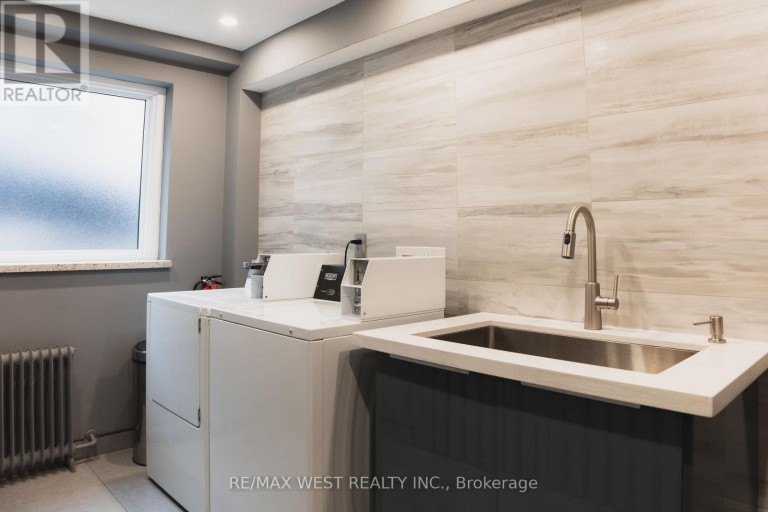 7 - 237 MELROSE STREET, Toronto (Mimico), Ontario, M8Y1B8