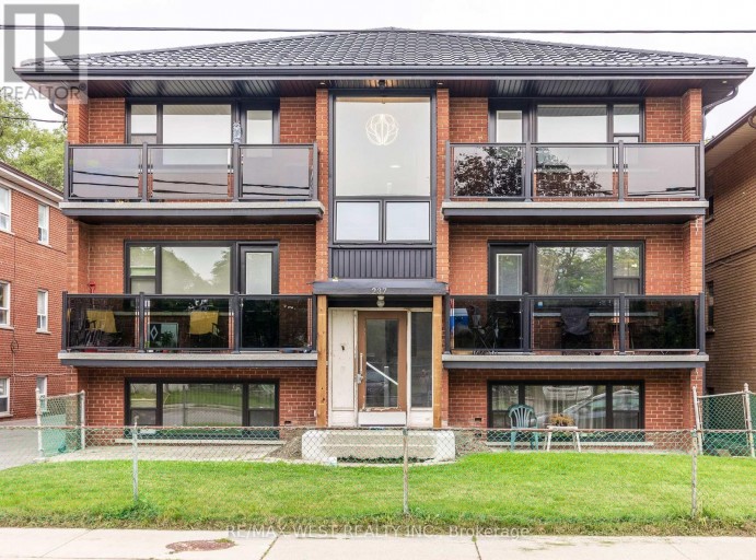 7 - 237 MELROSE STREET, Toronto (Mimico), Ontario, M8Y1B8