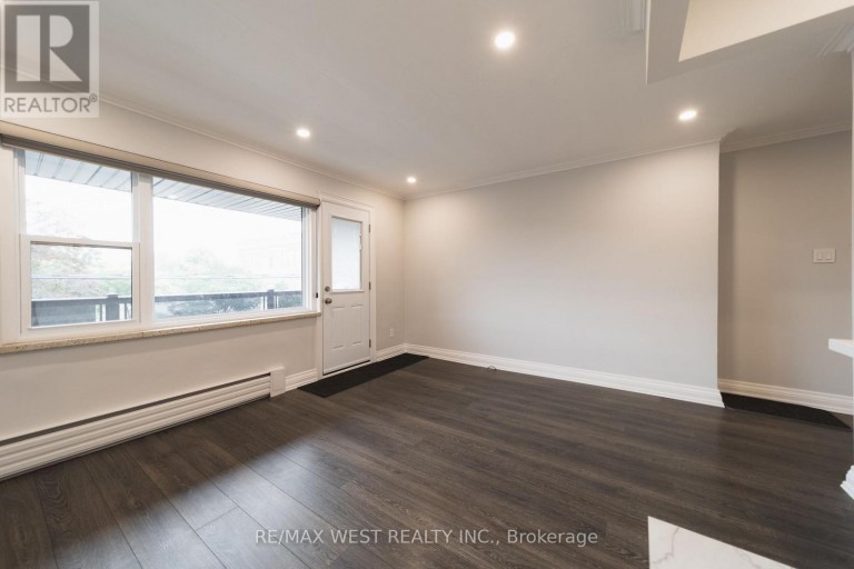 7 - 237 MELROSE STREET, Toronto (Mimico), Ontario, M8Y1B8
