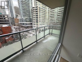 619 - 50 DUNFIELD AVENUE Toronto (Mount Pleasant East) Ontario photo 8